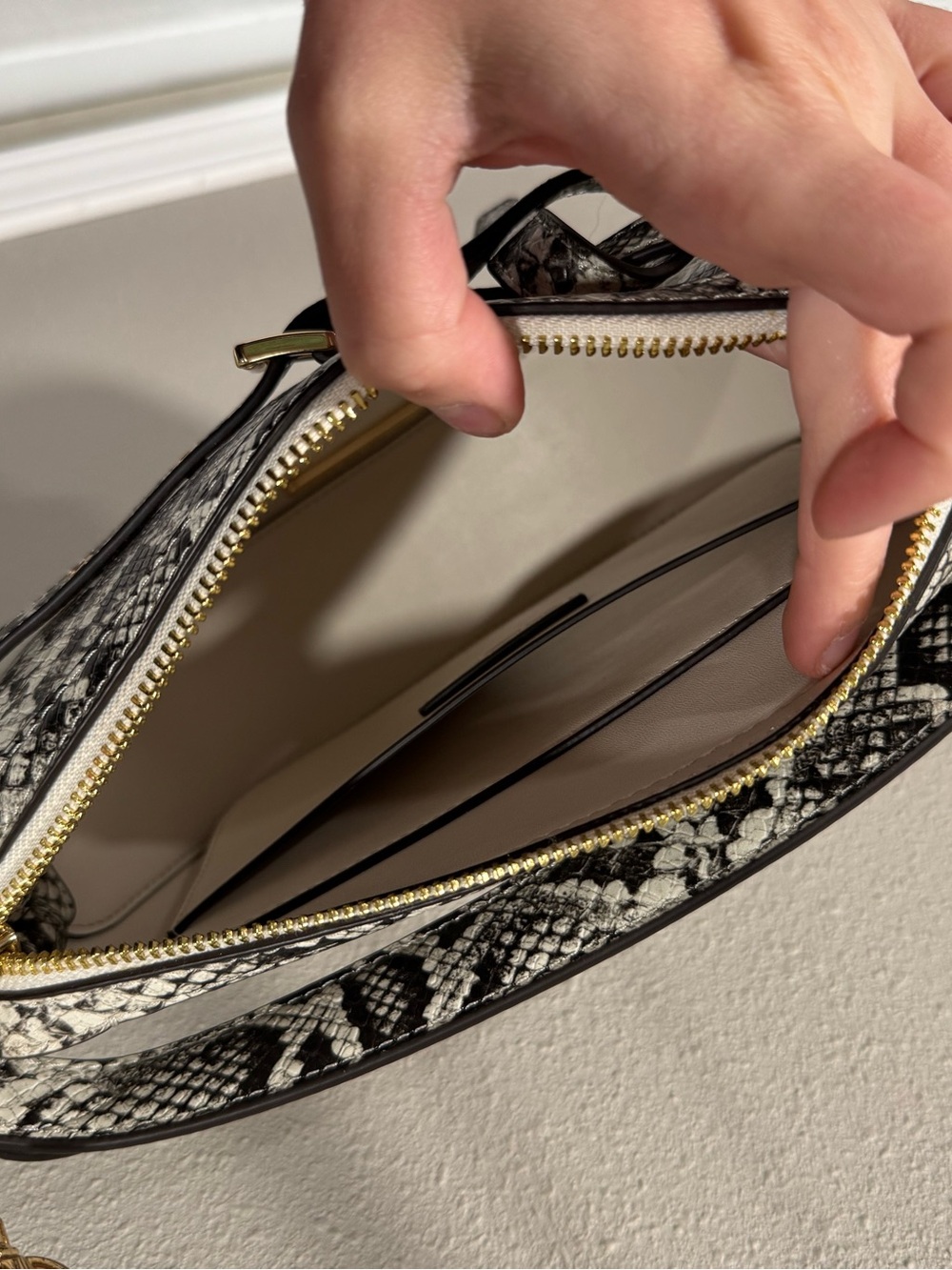 Michael Kors Emilia Half Moon Animal Print - Picture 13 of 15